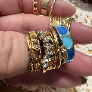 R30 Whole bunch of stacking rings!